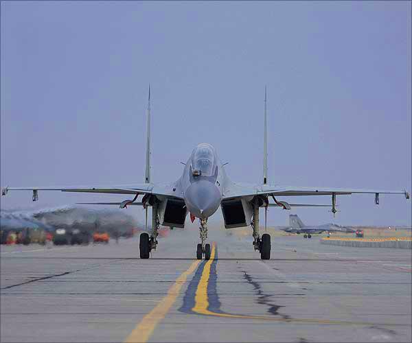 Su-30MKI+Indian+Air+Force+R-77+bvr+%25283%2529.jpg
