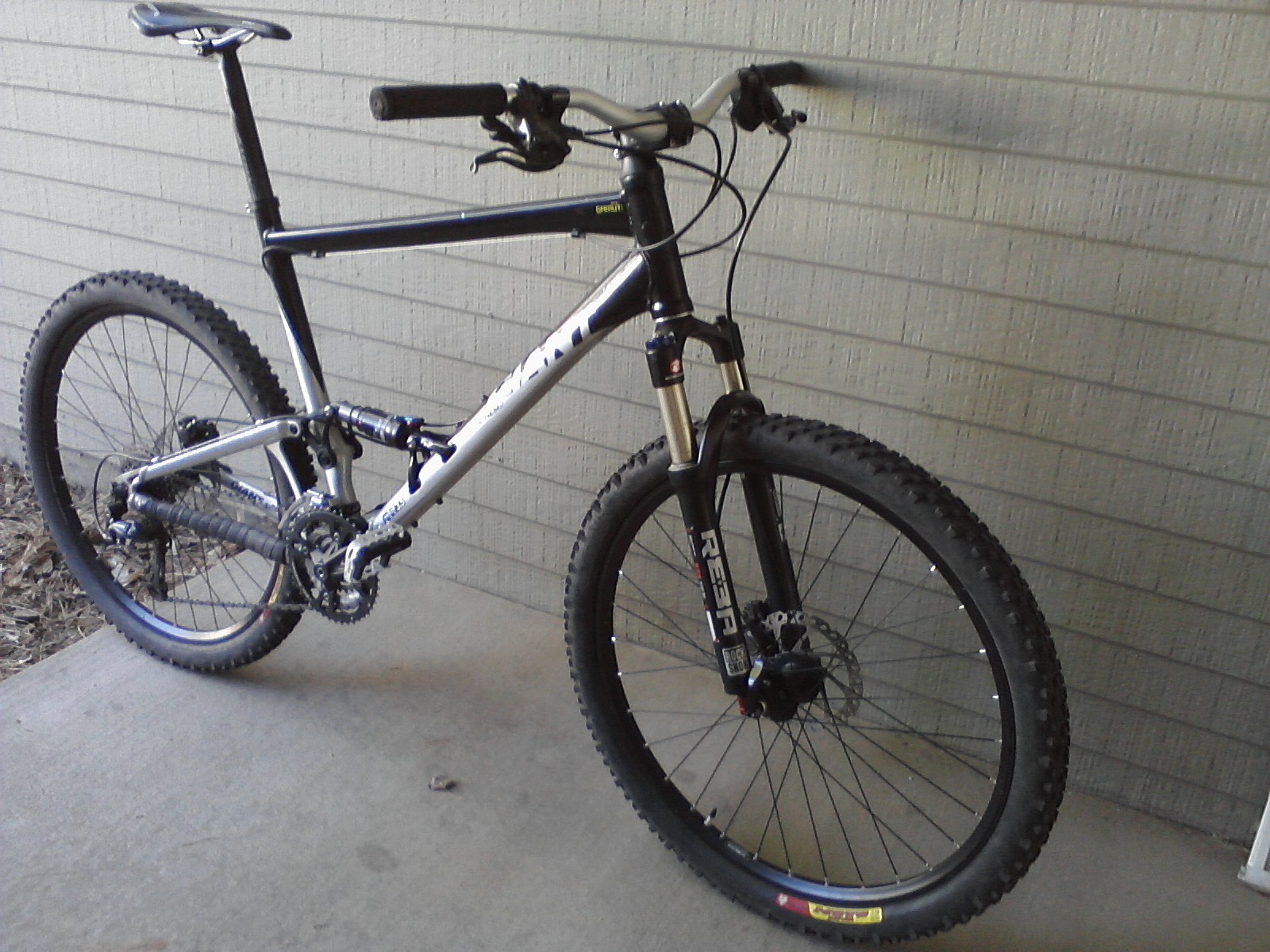 giant anthem 2 2012