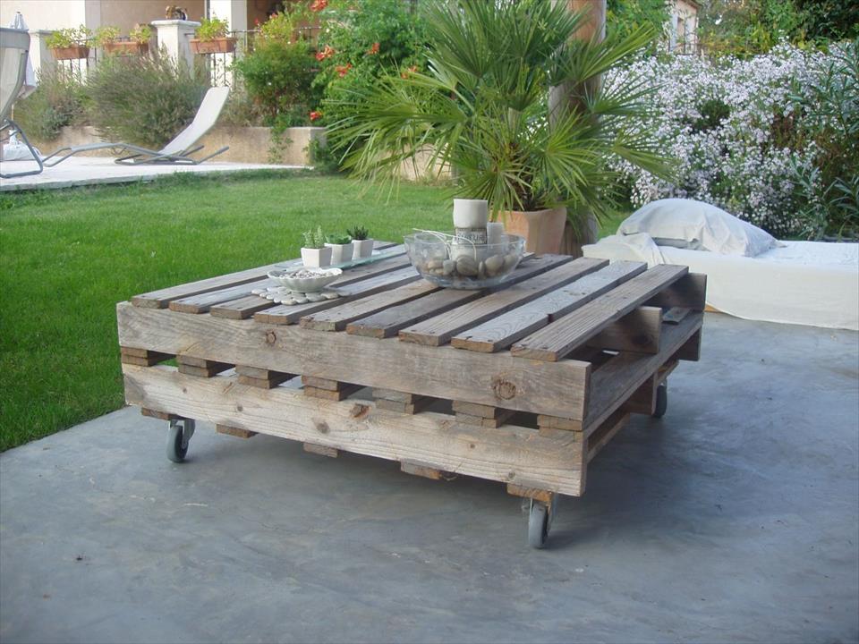 20 DIY Pallet Coffee Table Ideas Do it yourself ideas and projects