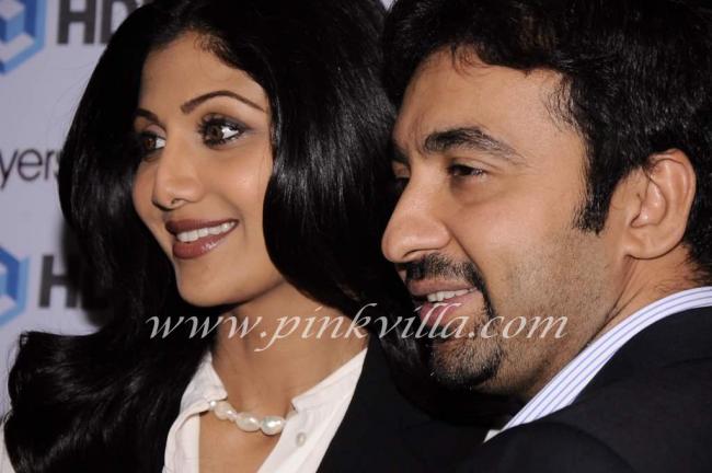 Shilpa Shetty And Raj Launch www.grouphomebuyer.com