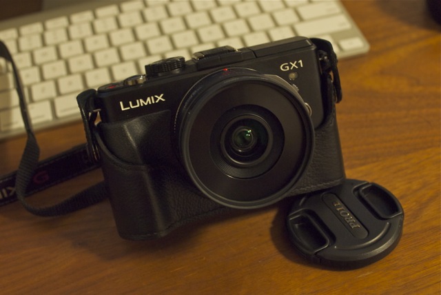 トブ iPhone: また理想に一歩近づいたデジタルカメラ「LUMIX GX1」と
