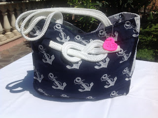 Borsa tessuto Gobelin bianco e blu con motivi marinari, guarnizioni cima bianca Borsa tessuto Gobelin bianco e blu con motivi marinari, guarnizioni cima bianca