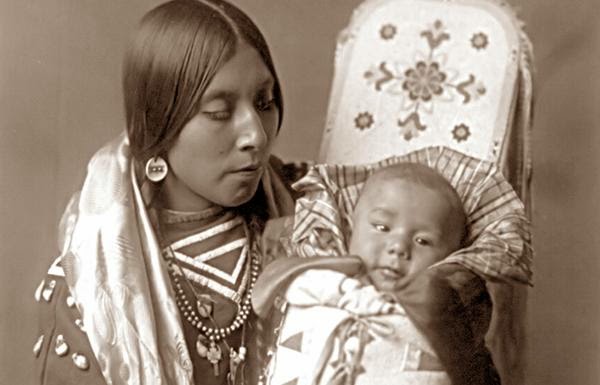 native american women roles