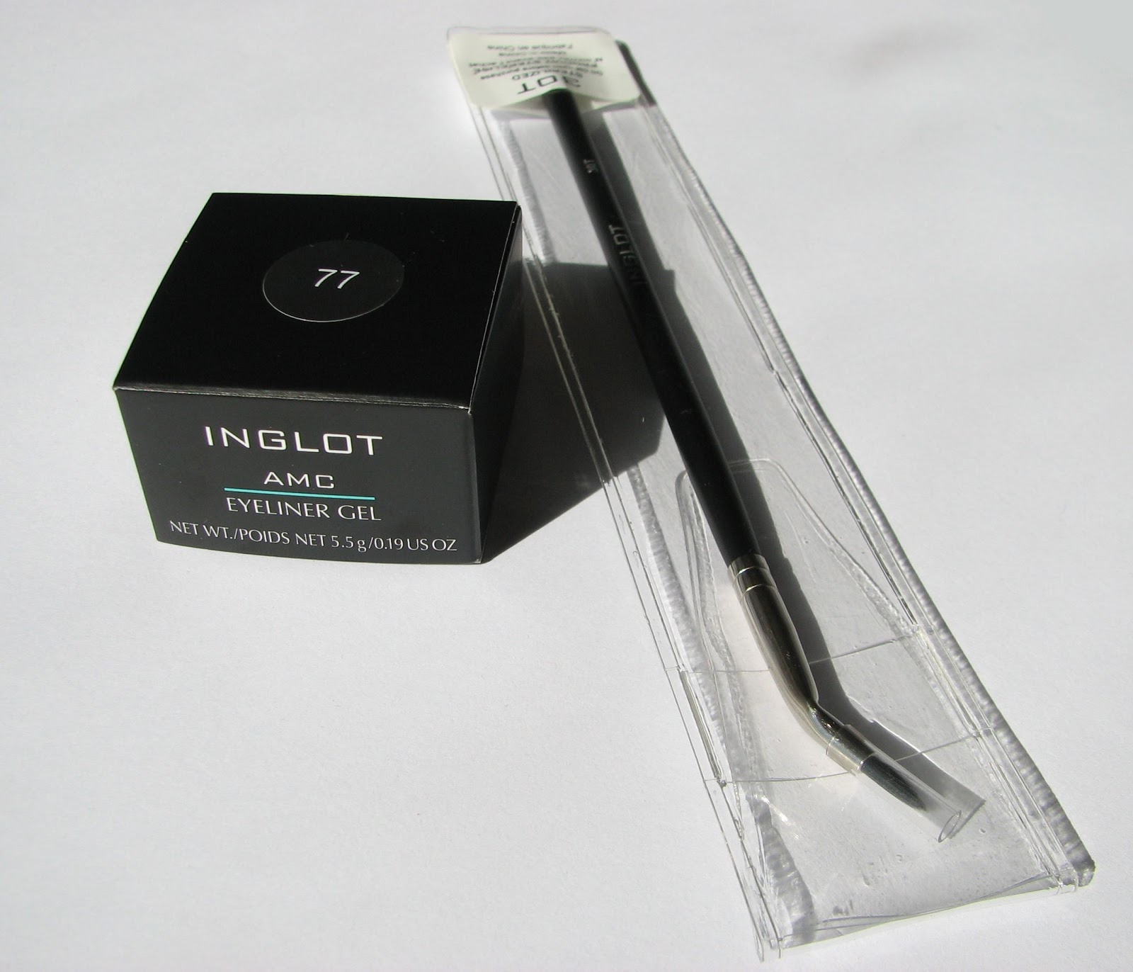SuperNova Kozmetika Inglot Eyeliner Gel Matte 77 & Eyeliner Brush 30T