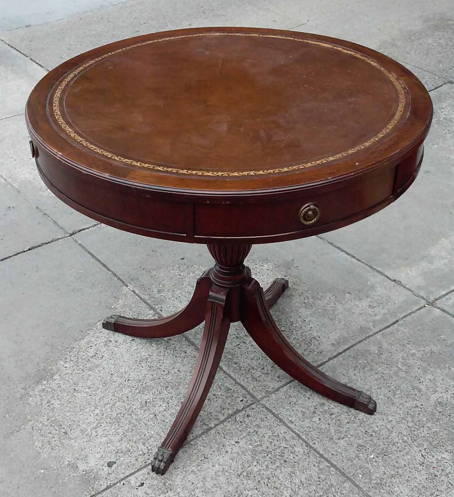 UHURU FURNITURE & COLLECTIBLES SOLD Duncan Phyfe Style Lamp Table with