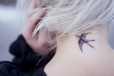 Beija-Flor no Pescoço Tatuagens de Beija-Flor