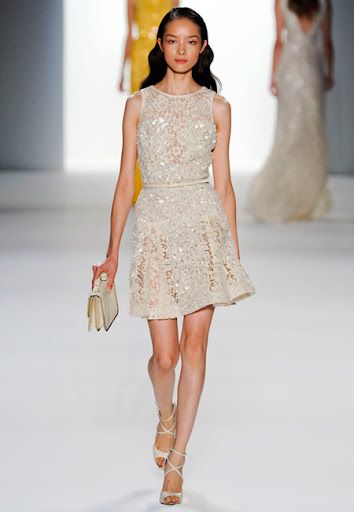 Дантелена рокля от Elie Saab