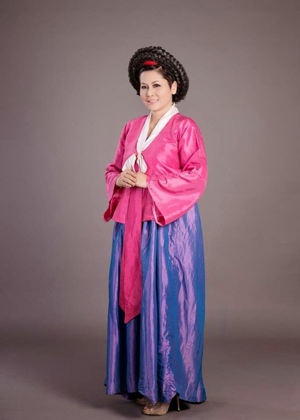 Minh Hằng đóng "mama Chue"cho Táo Quân