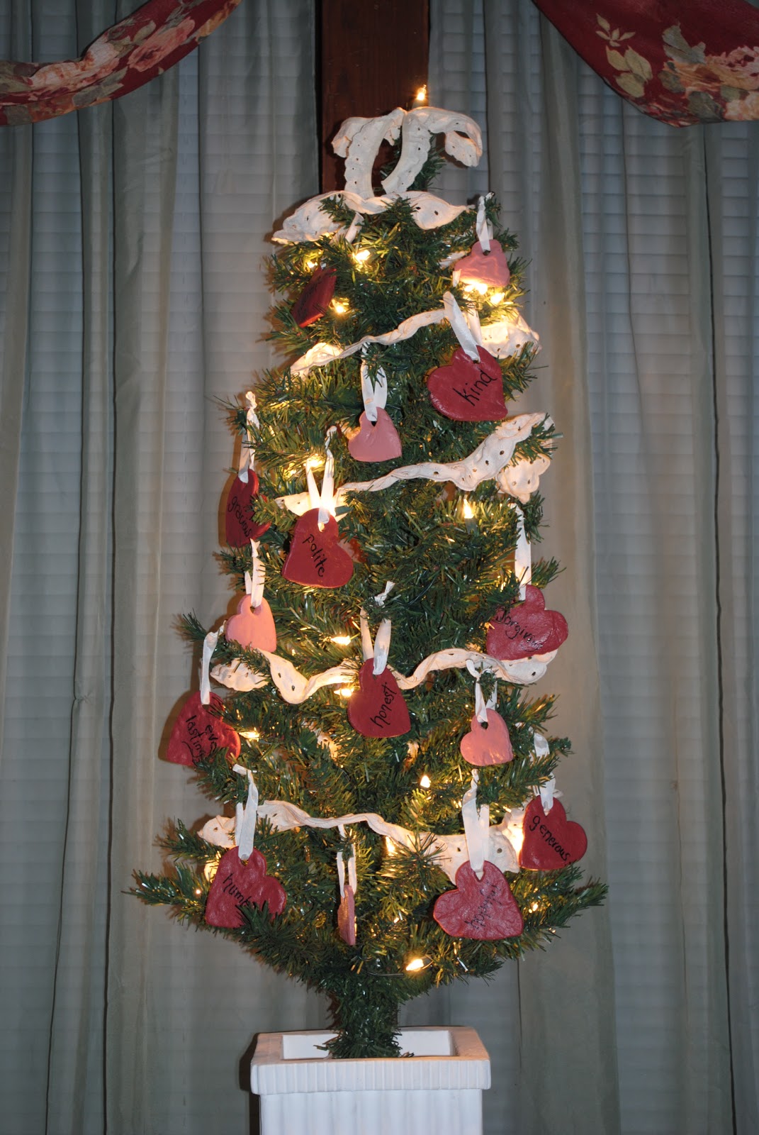 Stone Cottage Adventures: Love is&hellip; Holiday Tree
