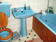 6 Kesalahan Yang Dilakukan di Kamar Mandi 6 Kesalahan Yang Dilakukan di Kamar Mandi