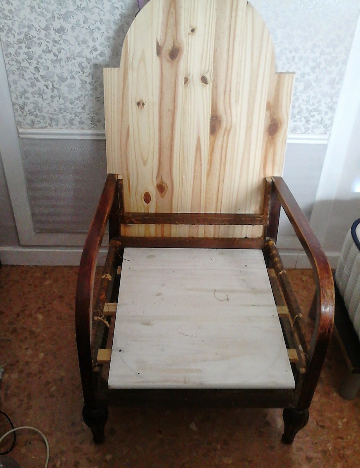 DECORA TU VIDA -DIY-: Un sillón de Reina