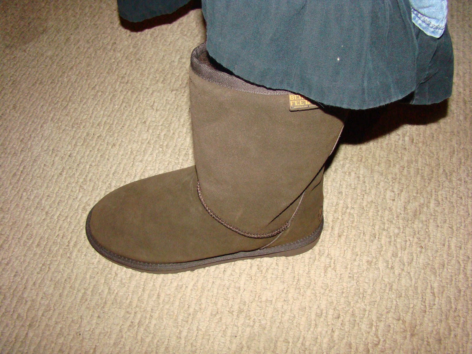 Hope's Cafe Beach Feet Australian Boots Warm Your Feet!