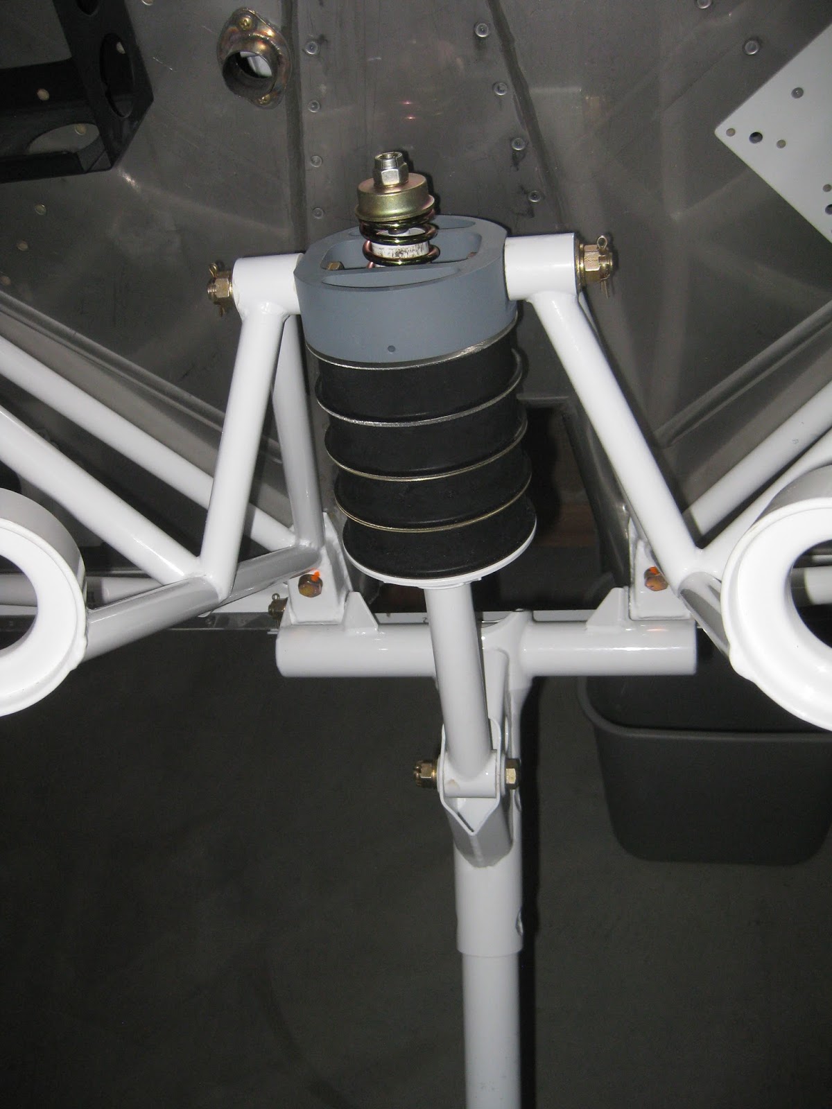 E's Van's RV14A Finish Tricycle Landing Gear and Engine Mount. Gear