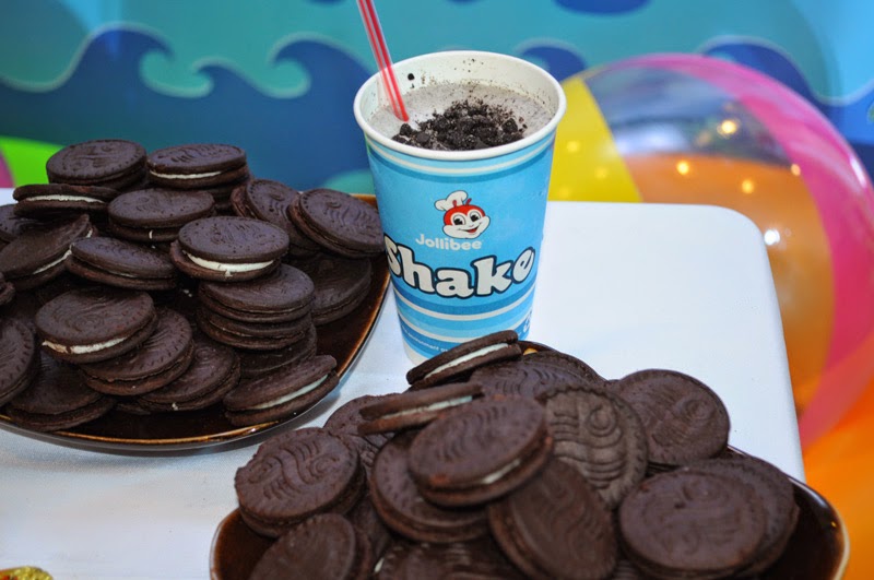 Mix 'N Shake Up your Summer with Jollibee Reese's MixIns and Cookies