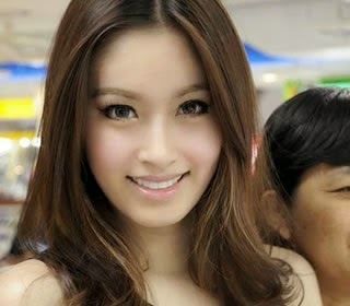 Treechada Petcharat (ตรีชฎาเพชรรัตน์) 1 Treechada Petcharat (ตรีชฎาเพชรรัตน์) 1