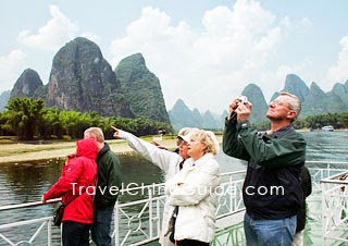 Photography in Li River Cruise
