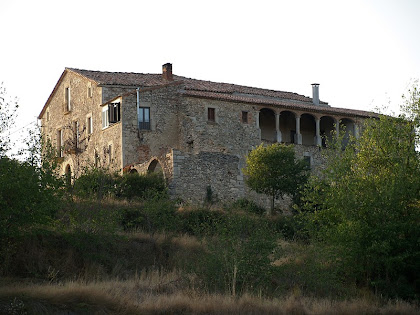 El mas de L'Espina des del Sot de les Pedres El mas de L'Espina des del Sot de les Pedres