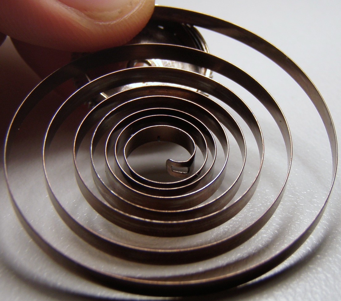 ELI5 How do battery free wrist watches work? r/explainlikeimfive