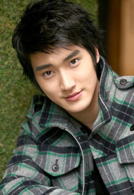 http://4.bp.blogspot.com/--lLbQGL__NA/TbOJluJ4Q6I/AAAAAAAAAJY/z8ASQWc8jGA/s1600/siwon7.jpg