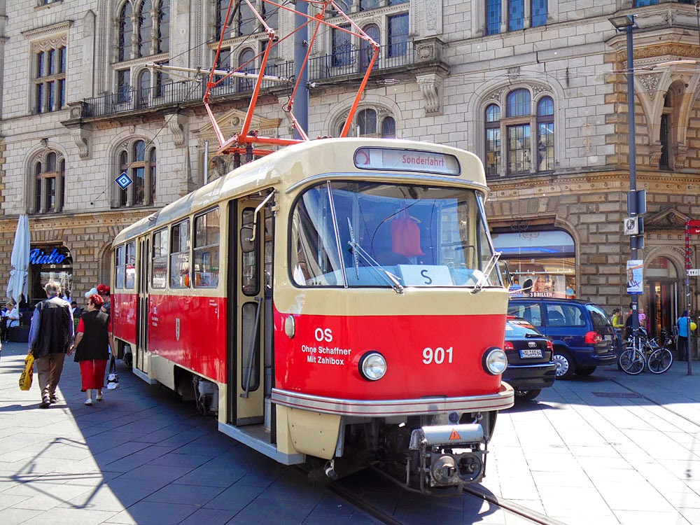 Resplendent Old Tram, Halle Marktplatz Resplendent Old Tram, Halle Marktplatz