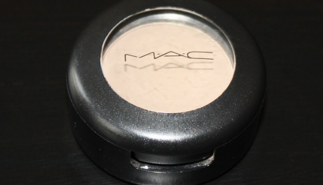 Karo MAC Eyeshadow Omega (Eyebrow Powder)
