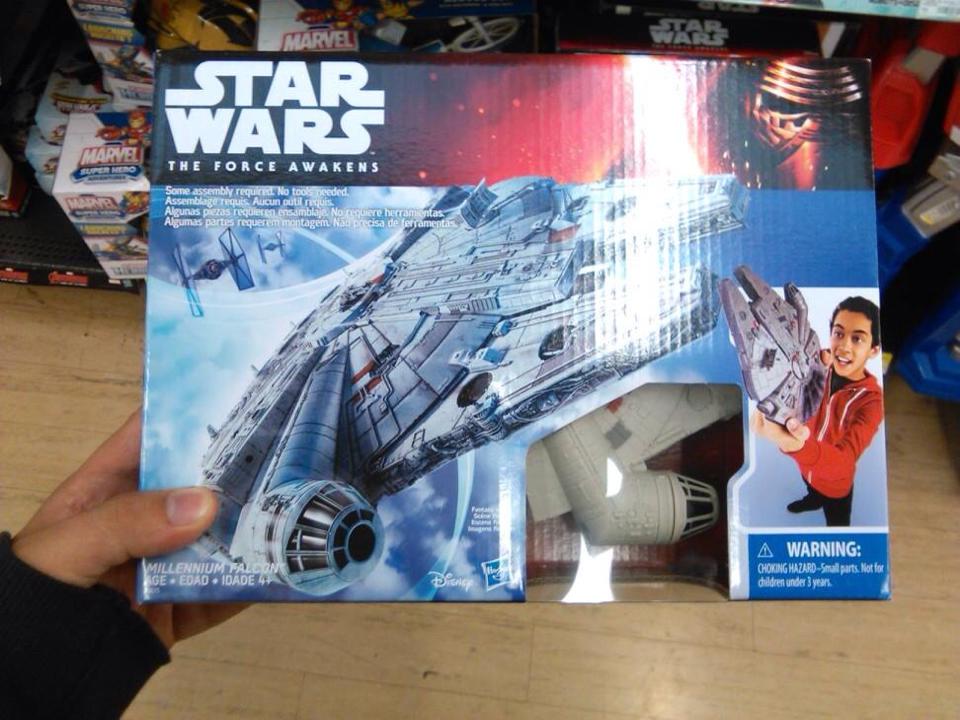 Star Wars Véhicules Millenium Falcon Hasbro Star Wars Véhicules Millenium