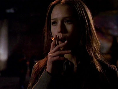 Jessica Alba smoking