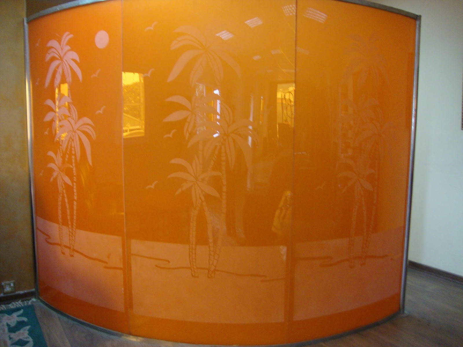 How do you like your Glass and MirrorsEtched, engraved or