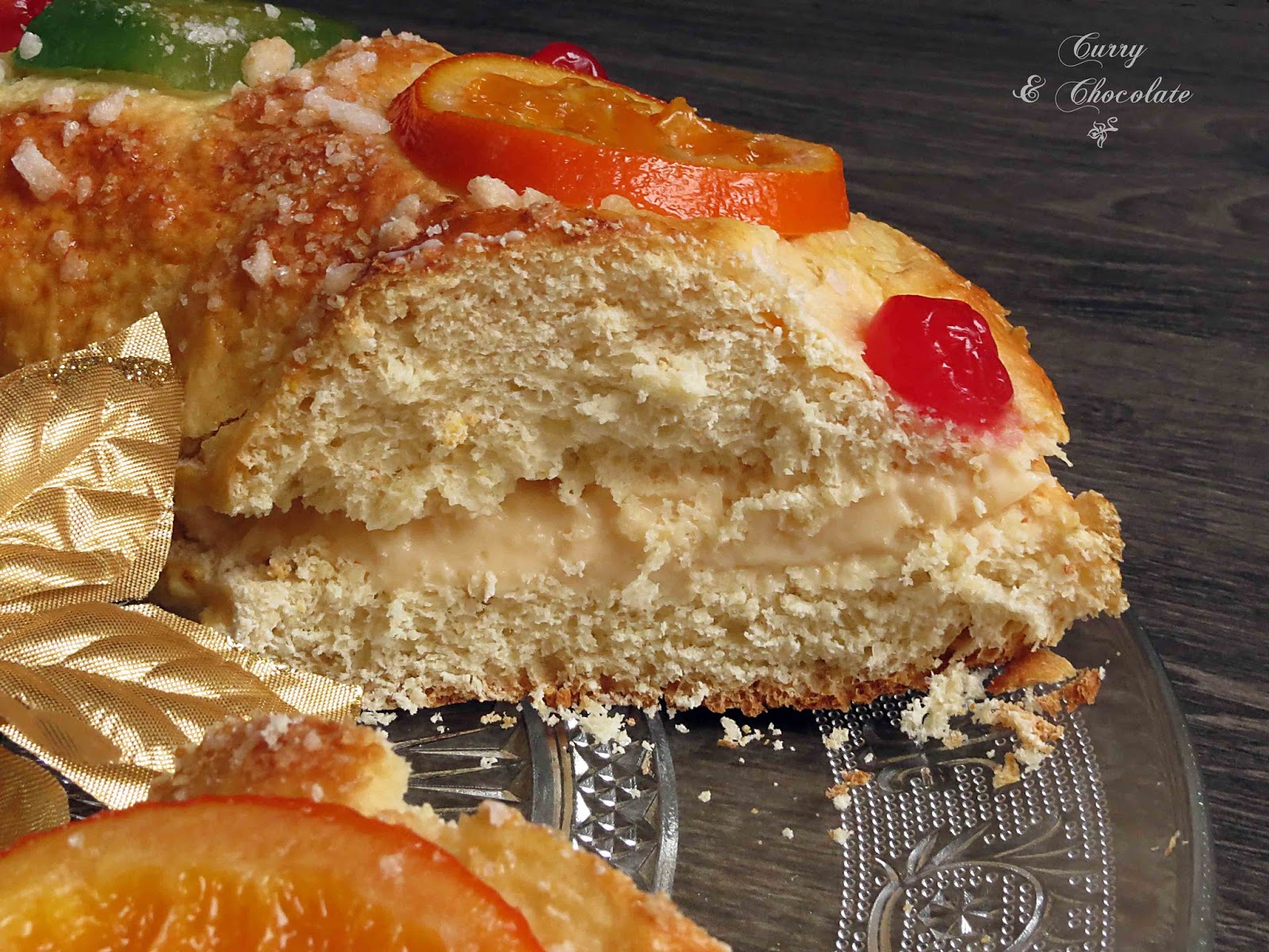 Roscón de Reyes relleno de crema pastelera Roscón de Reyes relleno de crema pastelera
