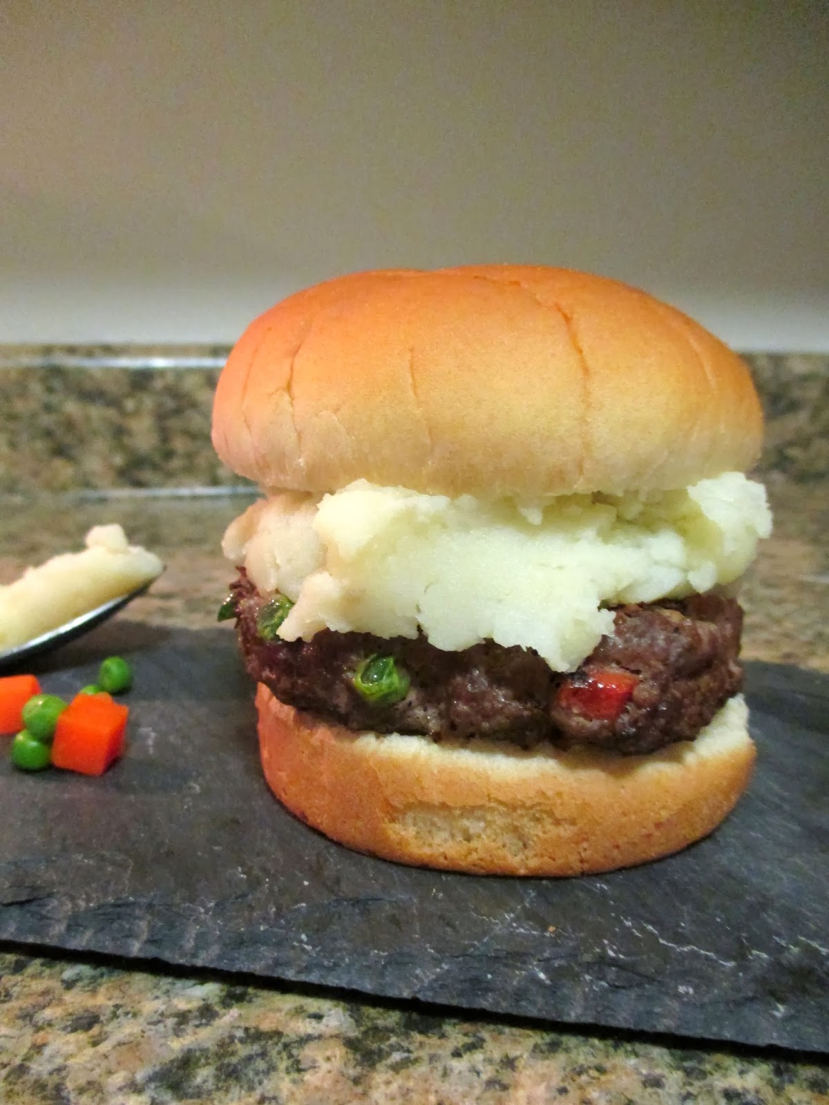 Baking, domesticity, and all things mini Shepherd's pie burgers