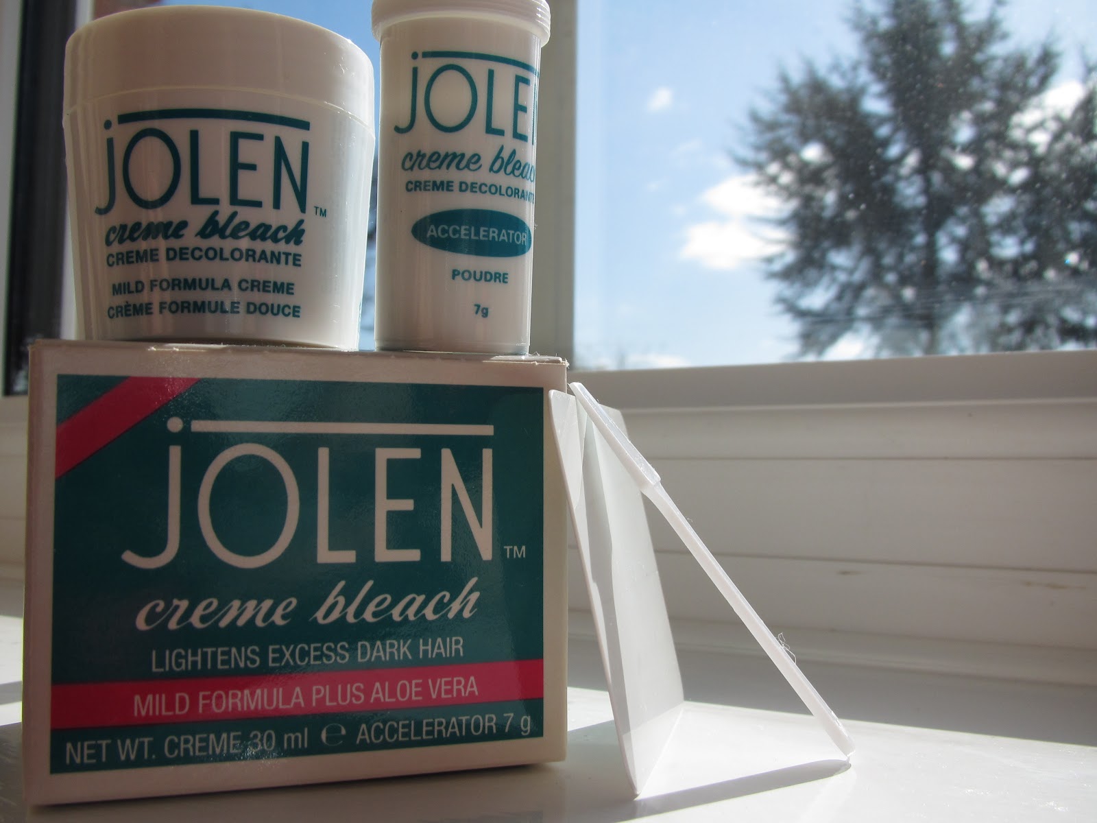 Living off samples BLEACHING EYEBROWS