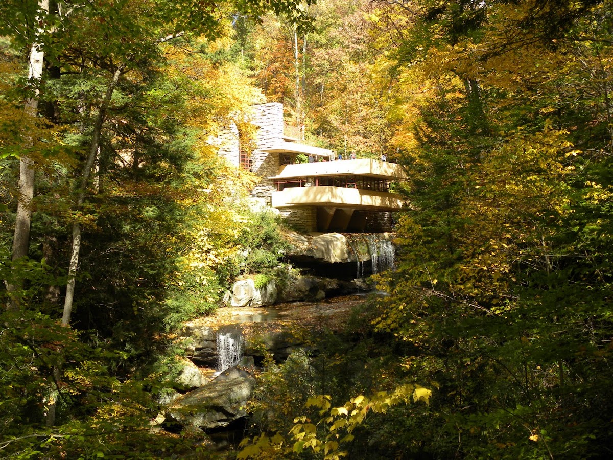 http://4.bp.blogspot.com/--qeOZ_YEhgo/UUImNPAqTOI/AAAAAAAAAAM/afNOmHSeTEE/s1200/fallingwater+1.jpg