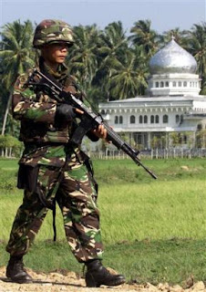 Garuda Militer: Main berondong di Aceh