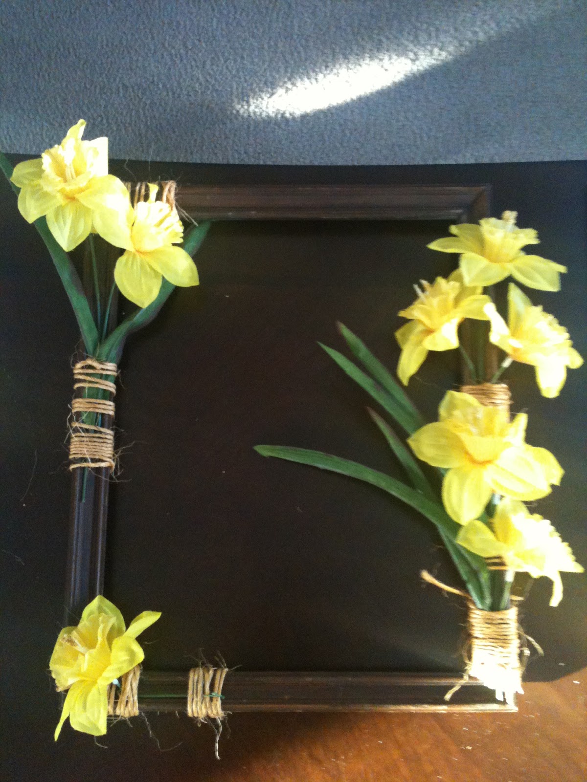 Holly Goes Lightly DIY Picture Frame Wreath