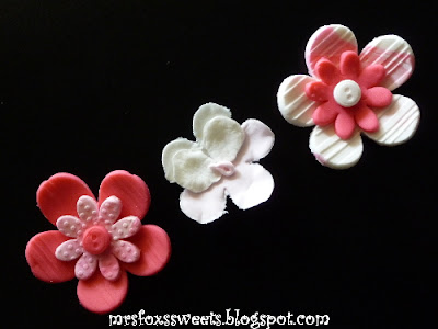 Ms. Fox s Sweets: Wilton Course 2: Flowers and Cake Design ...