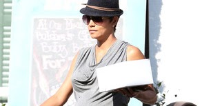 Maternity Style - Pregnant Halle Berry Counting Down the ... Maternity Style - Pregnant Halle Berry Counting Down the ...