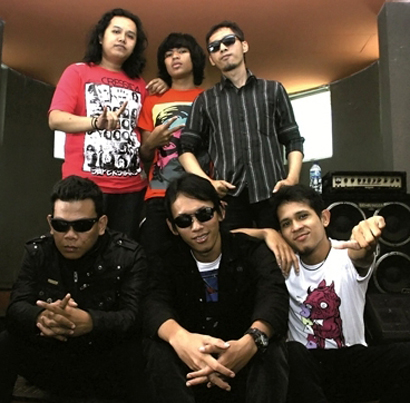 Dadali - Disaat Sendiri Lirik dan Video