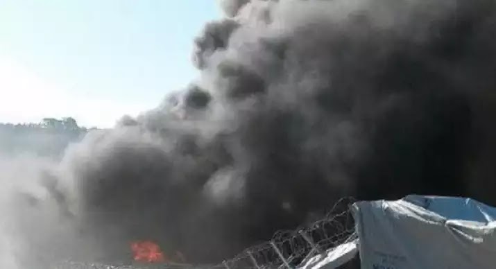 Νέα εξέγερση μεταναστών στη Μόρια Λέσβου-Τελευταία στιγμή σώθηκαν οι υπάλληλοι της Υπηρεσίας Ασύλου Νέα εξέγερση μεταναστών στη Μόρια Λέσβου-Τελευταία στιγμή σώθηκαν οι υπάλληλοι της Υπηρεσίας Ασύλου