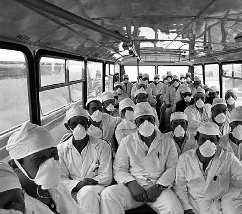 http://4.bp.blogspot.com/--tSJvSMHJaw/UhQfodjrfgI/AAAAAAAAJ2g/L-D03RwJBjQ/s640/victimas-chernobyl-01.jpg