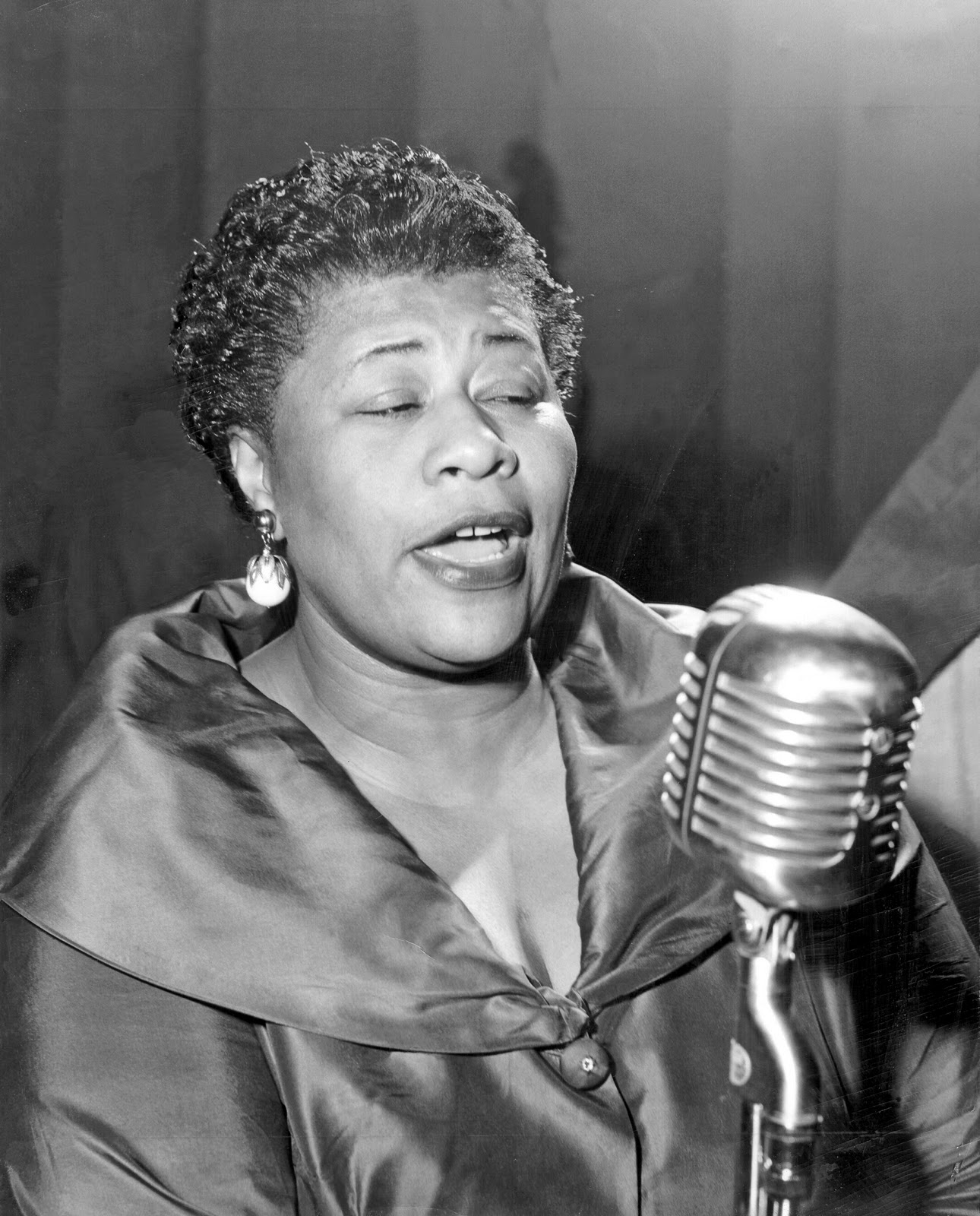ContraSOLa Music Video Ella Fitzgerald Let's Do it (Let's Fall In