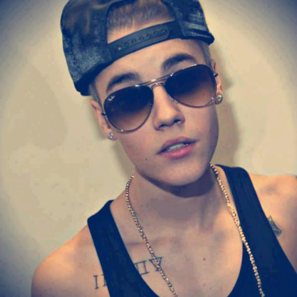 JUSTIN BIEBER