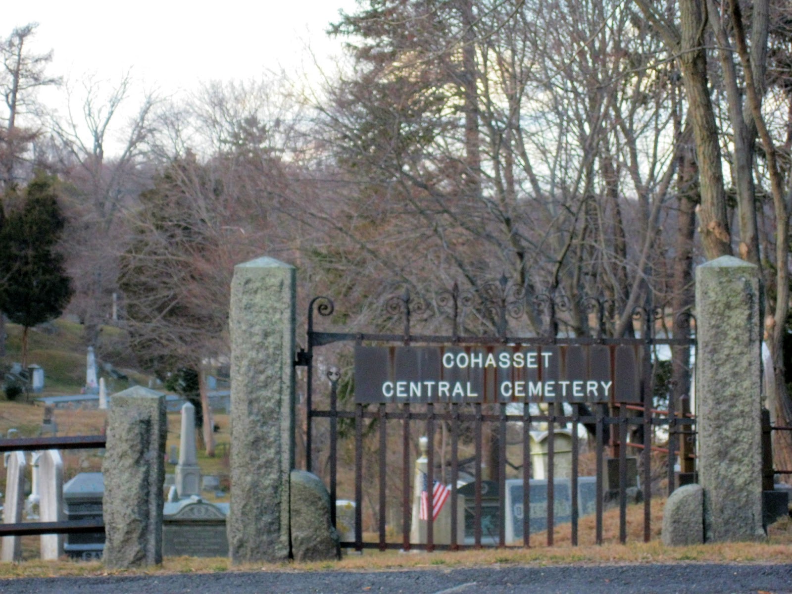 THE OLD COLONY GRAVEYARD RABBIT COHASSET CENTRAL CEMETERY, COHASSET