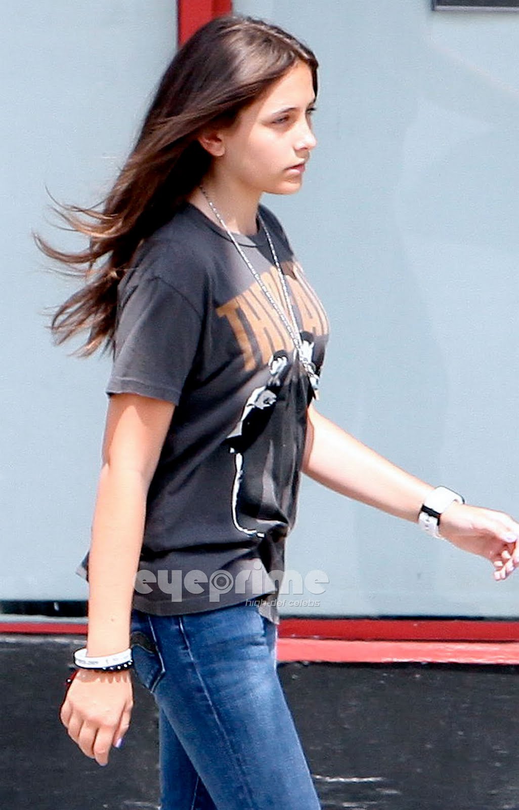http://4.bp.blogspot.com/--vcZYGbE51U/TjGl3eAqeyI/AAAAAAAAA7o/_OE8avbYEI4/s1600/-Paris-Prince-Blanket-leaving-their-Acting-Class-in-Studio-City-Jul-6-paris-jackson-23507233-1283-2000%255B1%255D.jpg