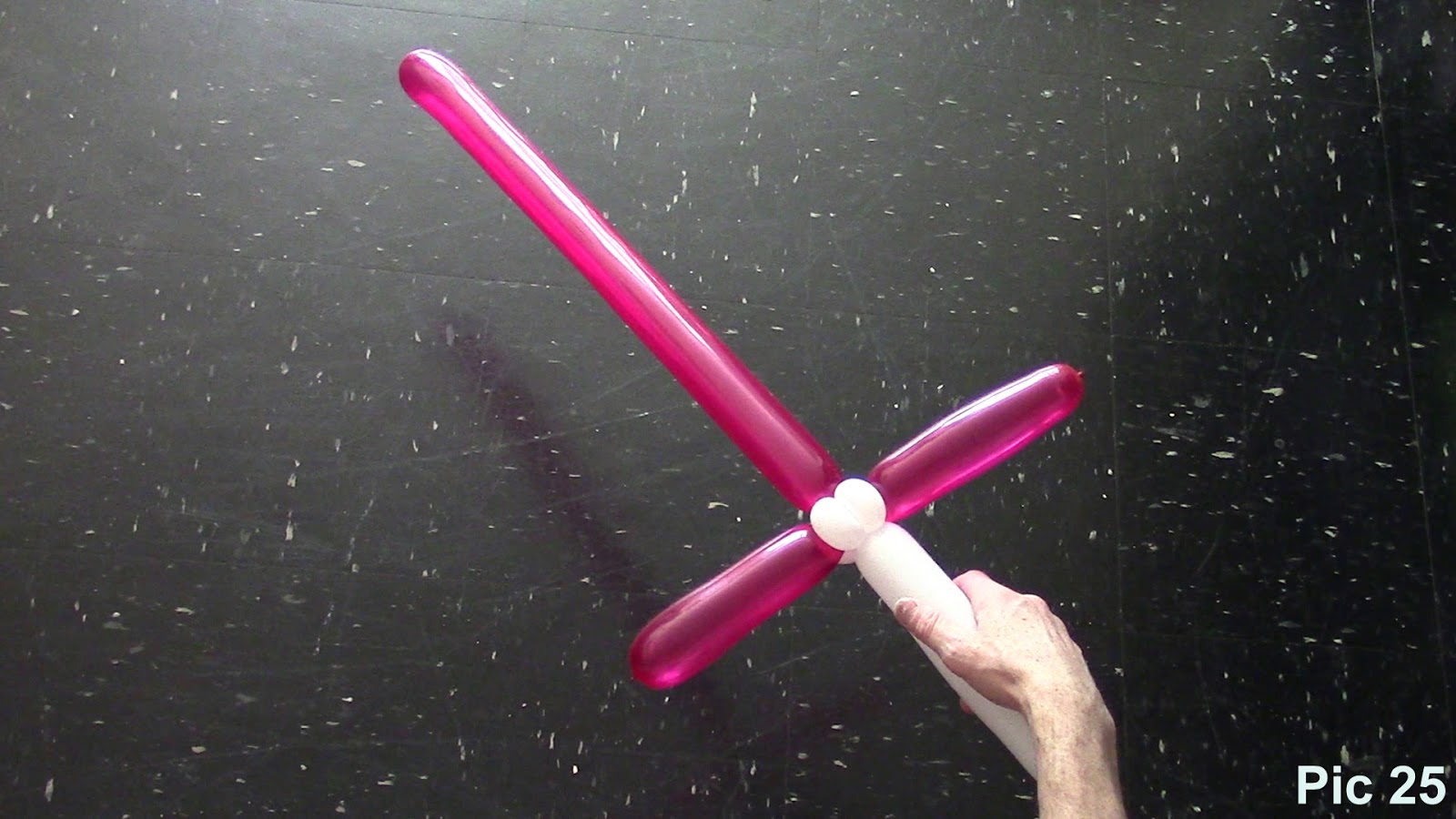balloon animals twisting instructions how to make balloon lightsaber