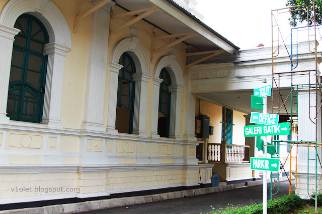 v1olet - my favorite things: Travel : Museum Tekstil Jakarta