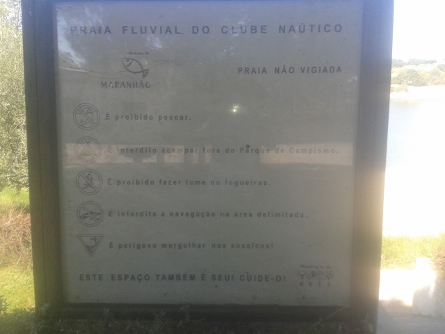 Placa indicativa Praia Fluvial Clube Náutico