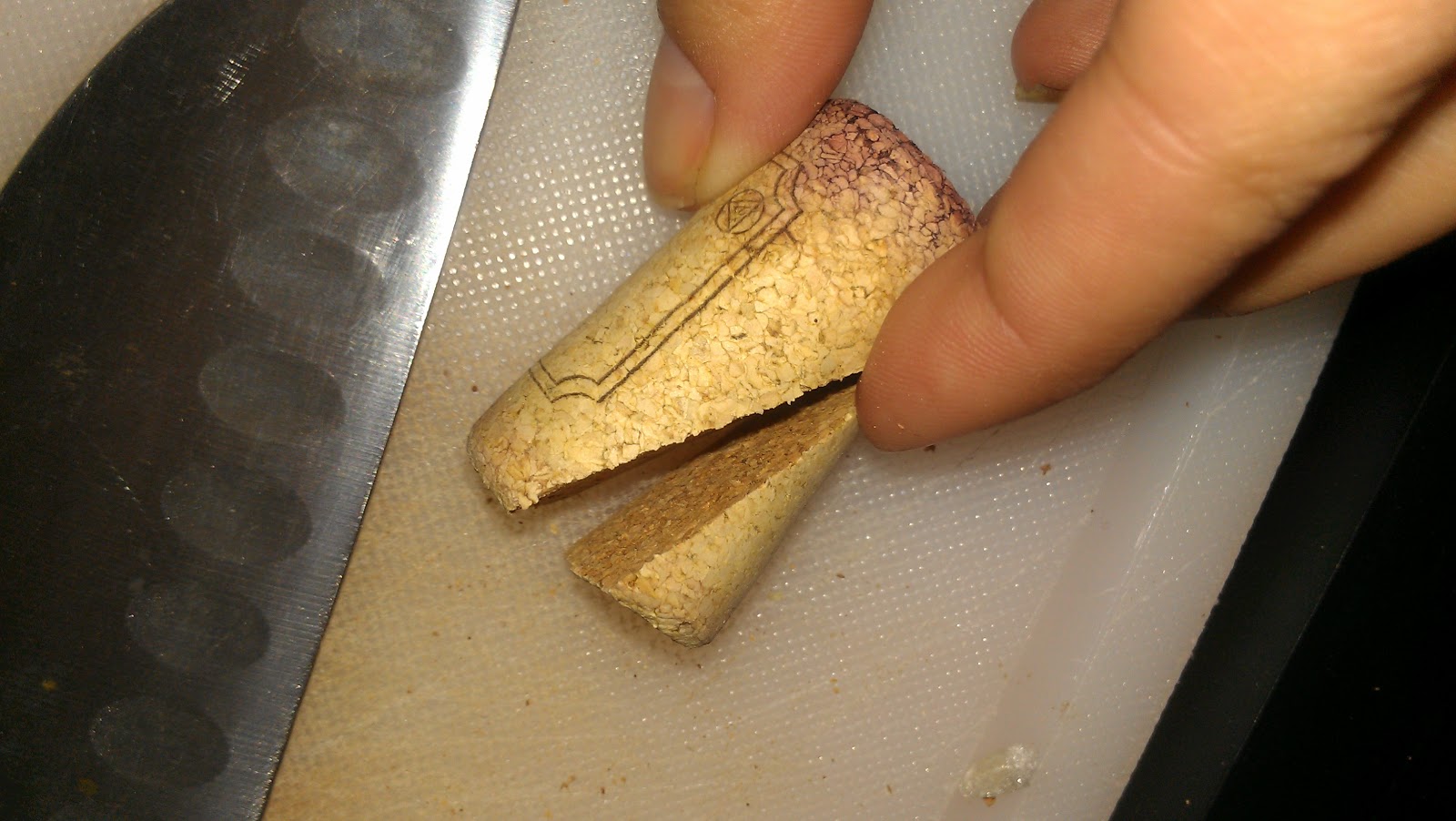 rainysunraynails Howto Cork Board. (unrelated nail art)