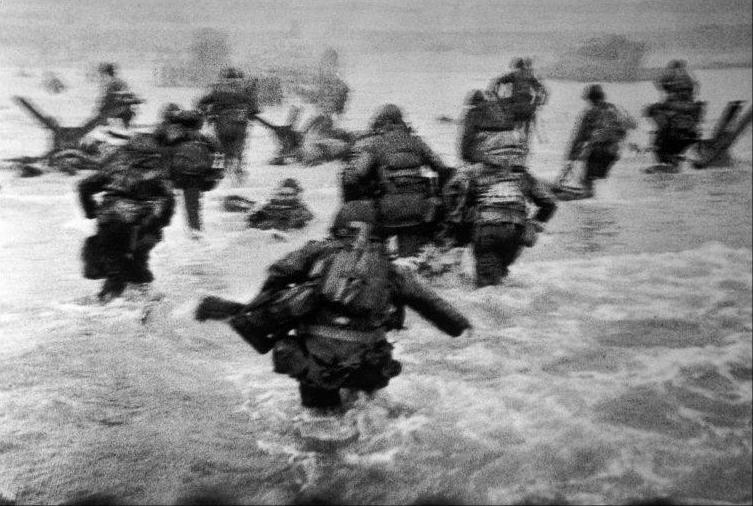 a biography of robert capa a photographer Robert capa and gerda taro are considered to be the founders of modern war photography in september 1936, capa took one of the most famous wartime pictures in history: falling soldier. a biography of robert capa a photographer Robert capa and gerda taro are considered to be the founders of modern war photography in september 1936, capa took one of the most famous wartime pictures in history: falling soldier.