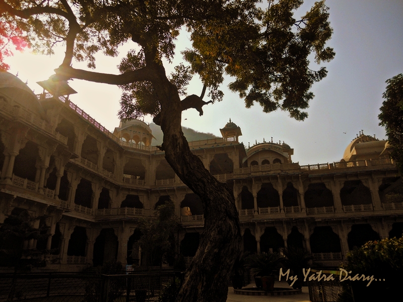 The havelis surrounding Khole Ke Hanuman Temple, Jaipur, Rajasthan The havelis surrounding Khole Ke Hanuman Temple, Jaipur, Rajasthan