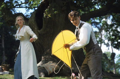 Kate Winslet and Johnny Depp in Finding Neverland